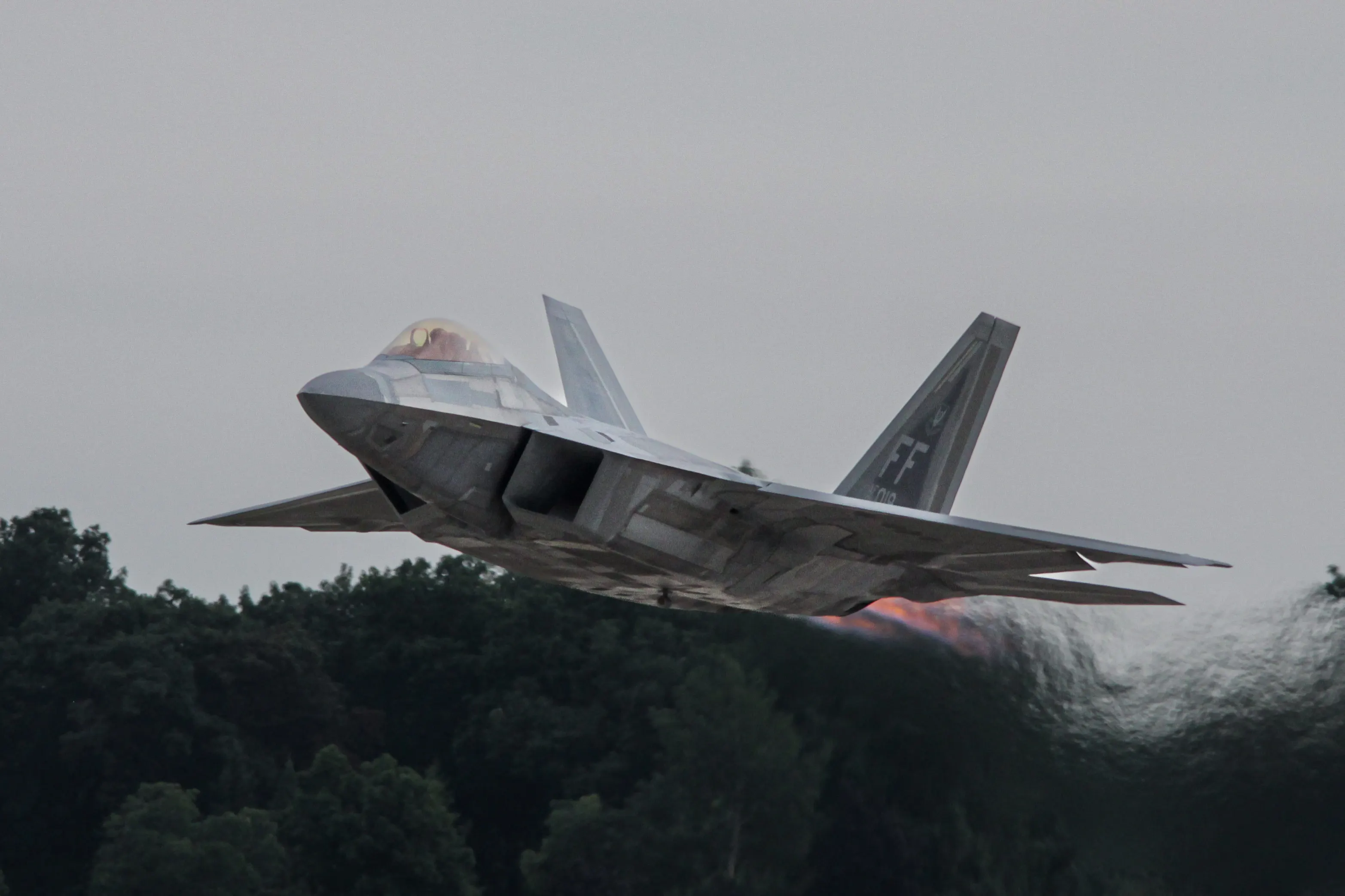 Aviation photography by James Wiseman — airshow-f22-raptor-4058.jpg