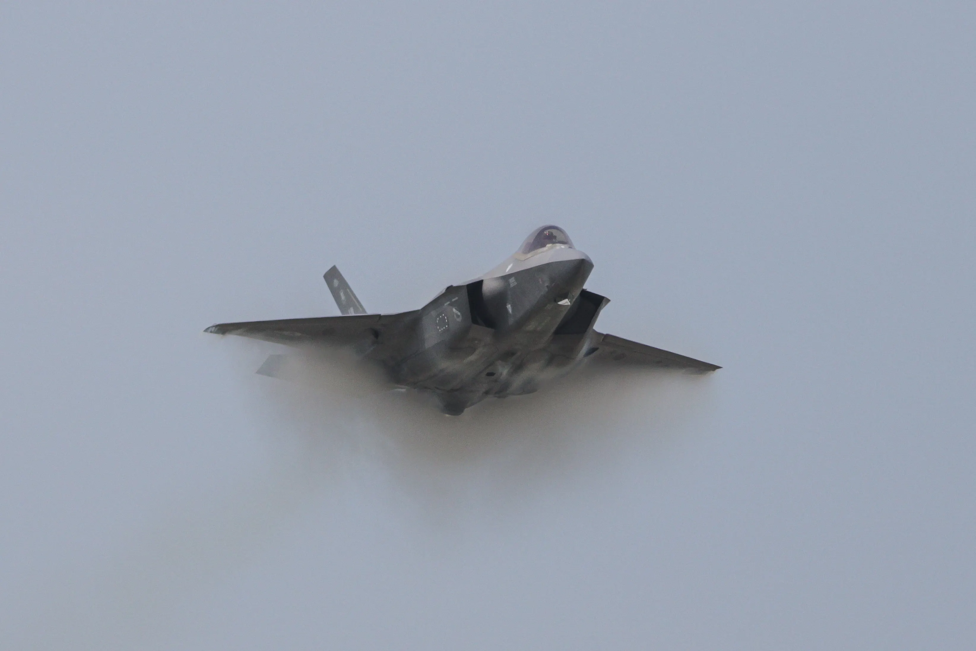 Aviation photography by James Wiseman — airshow-f35-vapor-8610.jpg