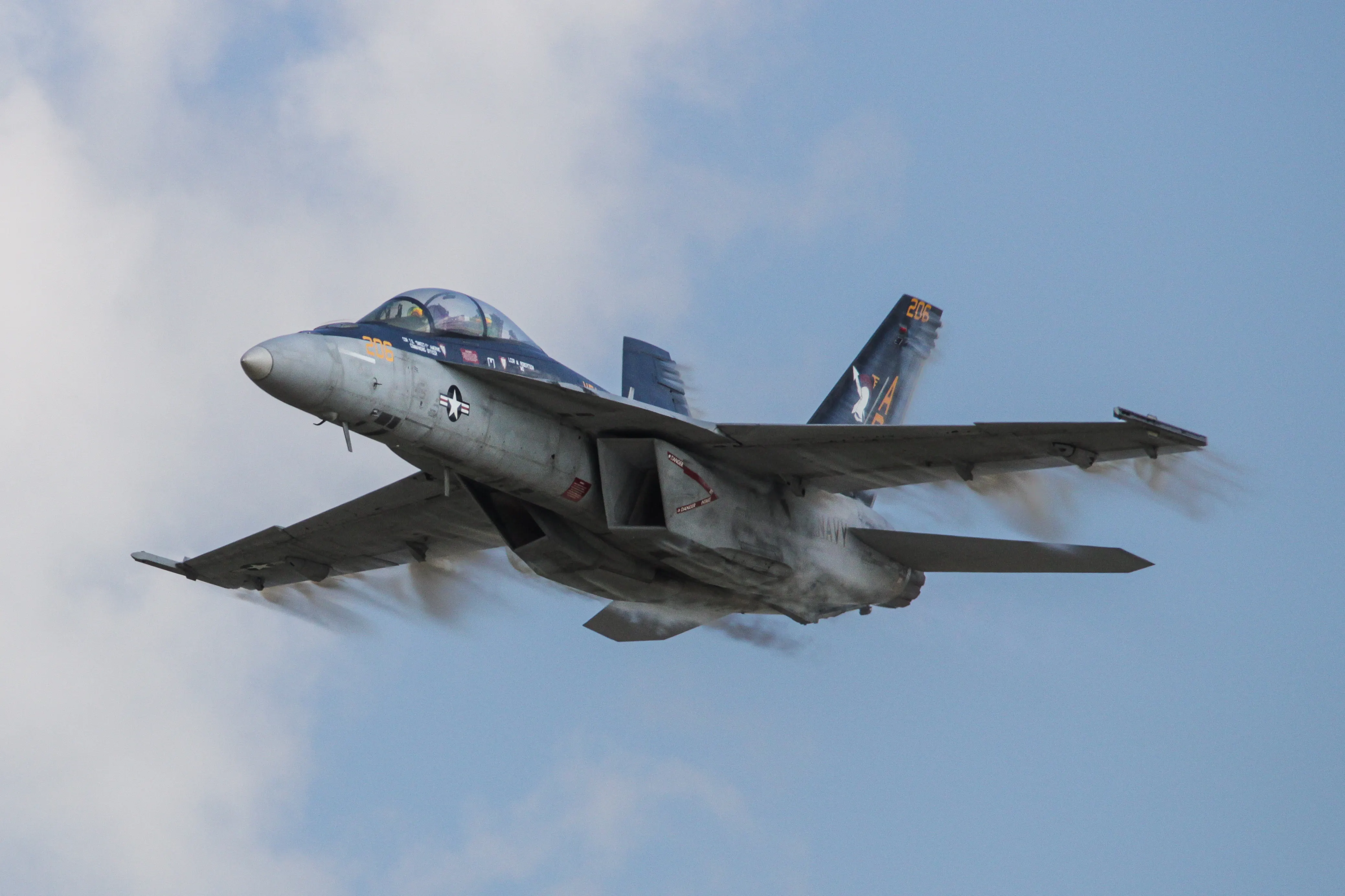 Aviation photography by James Wiseman — airshow-fa18-hornet-9979.jpg