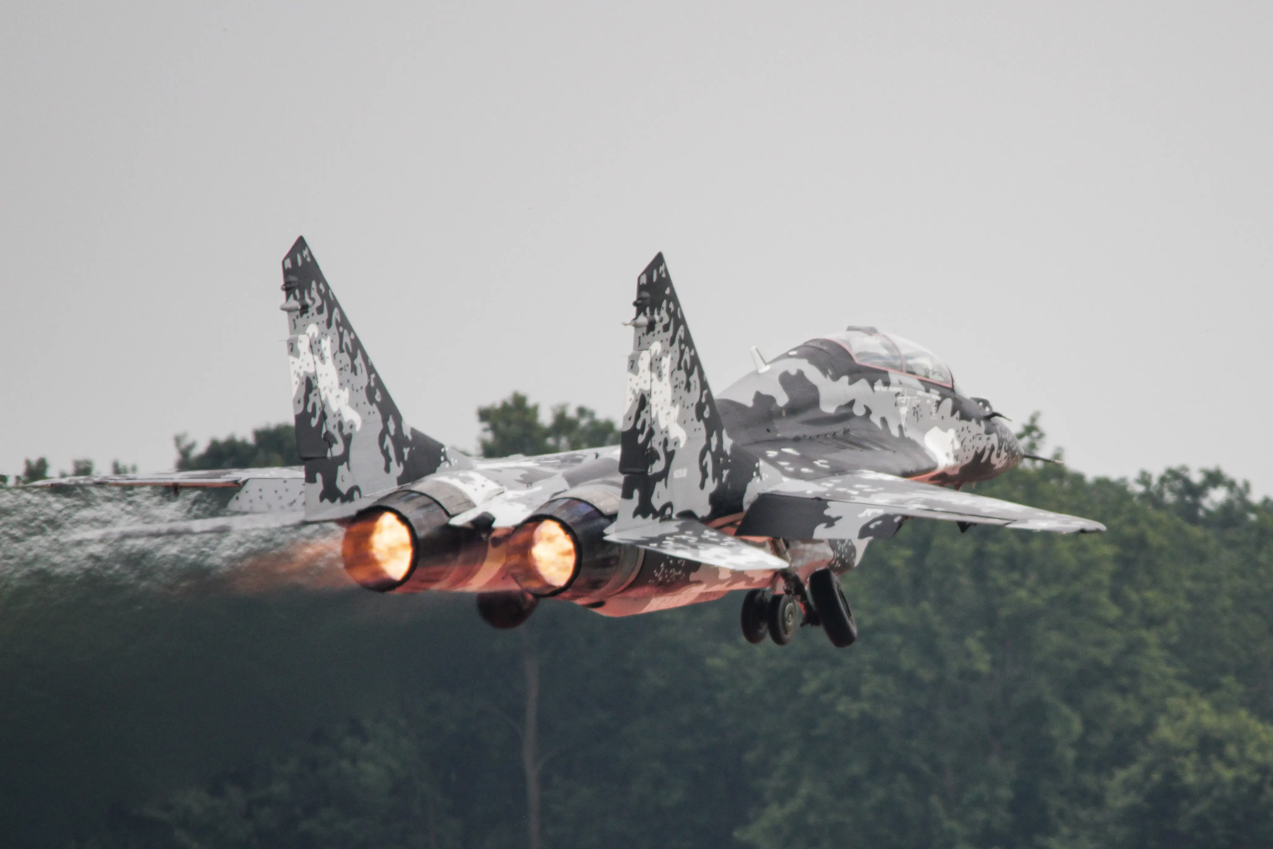 Aviation photography by James Wiseman — airshow-fighter-jet-5010.jpg