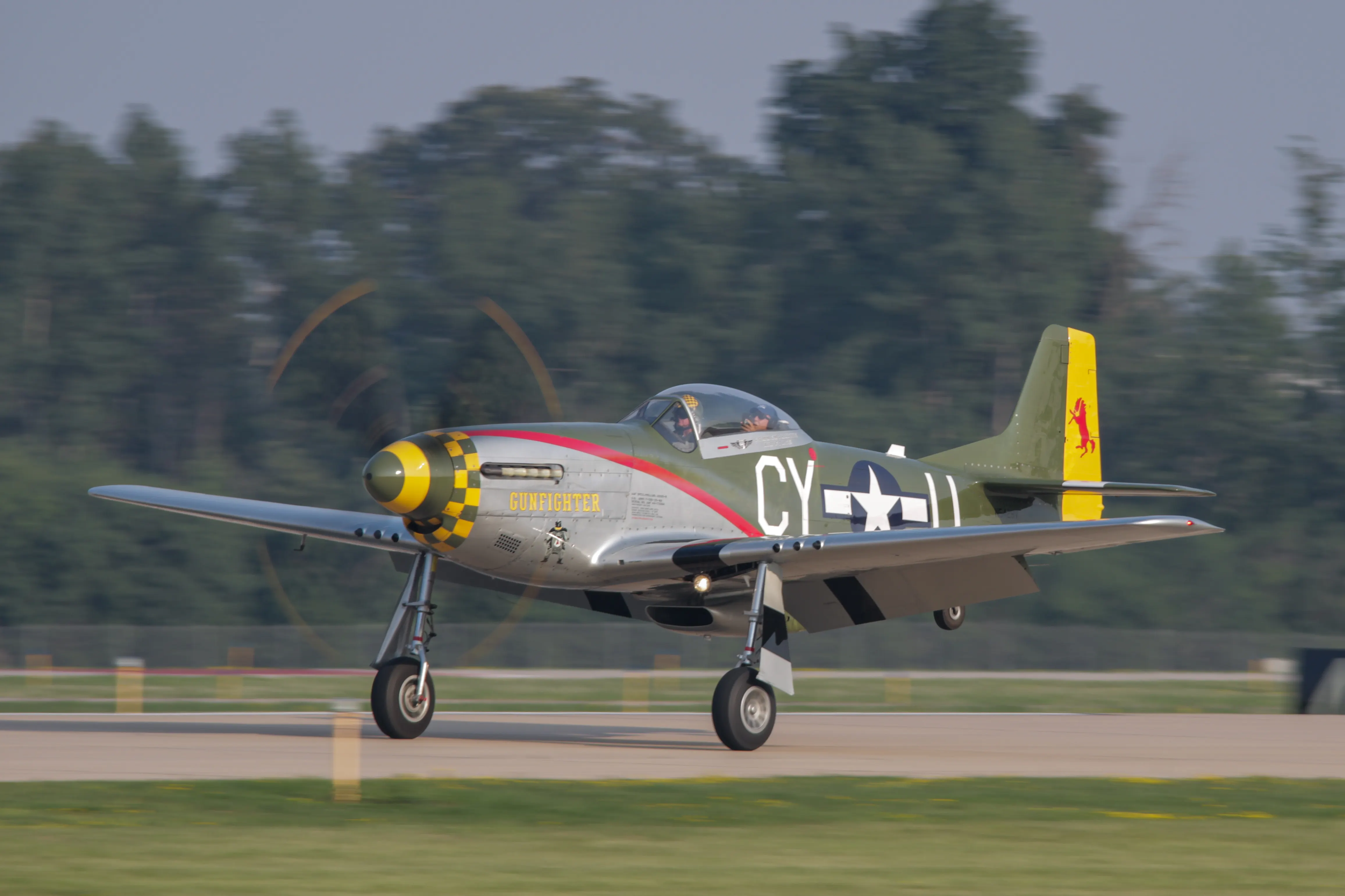 Aviation photography by James Wiseman — airshow-p51-mustang-2047.jpg
